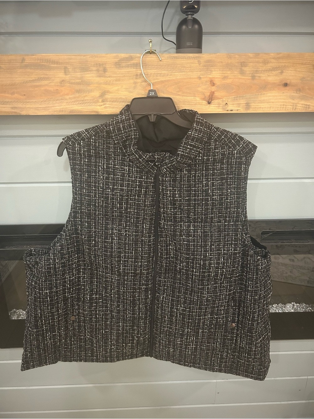 Torrid- Boucle Puffer Vest - Zip-Front - Black/White